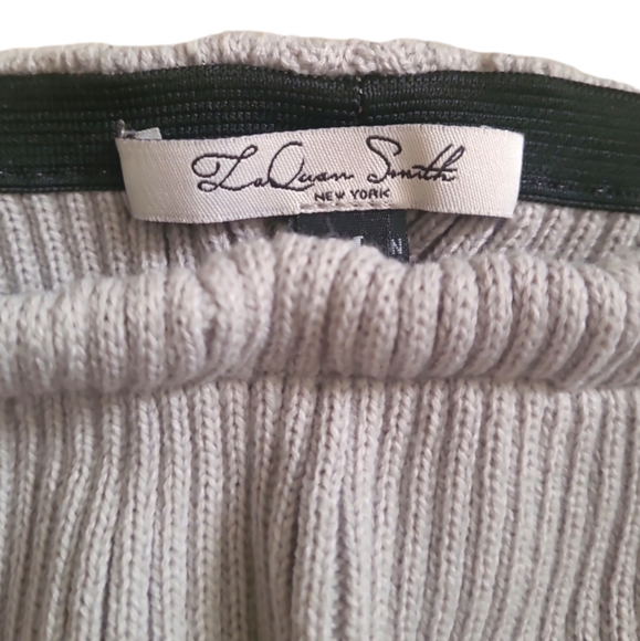 LAQUAN SMITH | Lisa Marie Knit Gray Top in Size Medium - Picture 4 of 4